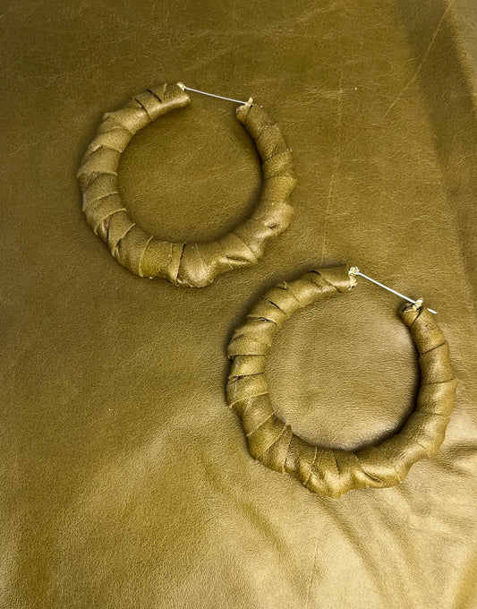 Leather bamboo earrings.