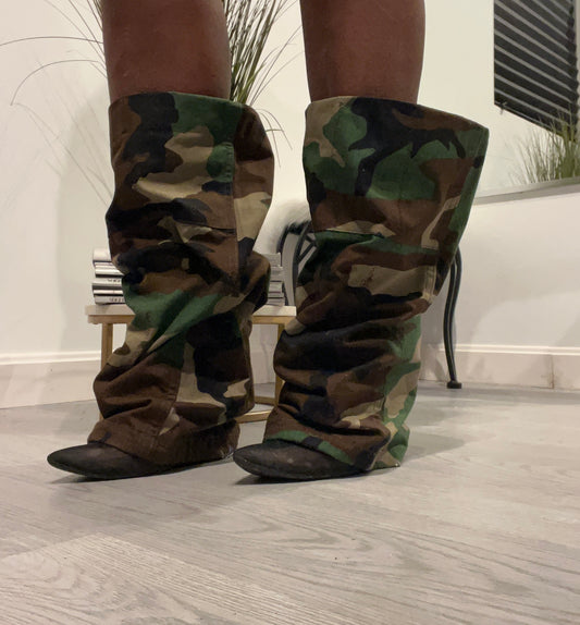 Camo leg cuffs.