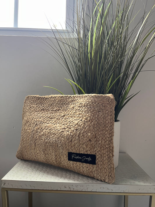 “On Vacay” clutch bag.