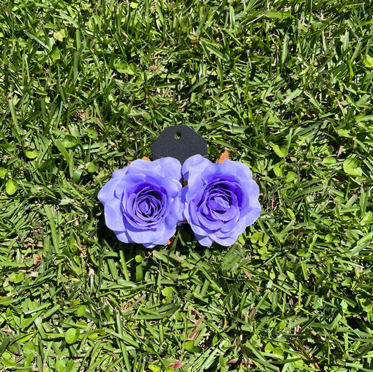 Flower earrings.