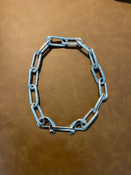 Hook & Chain necklace.