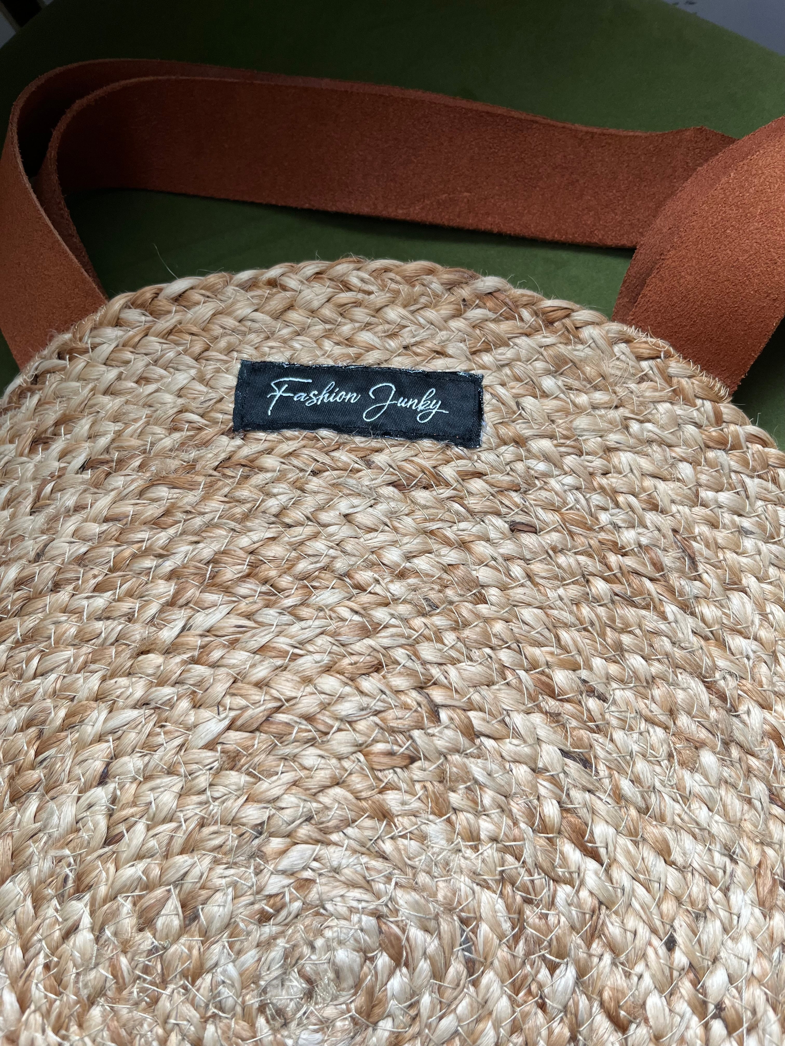 “On Vacay” circle bag.
