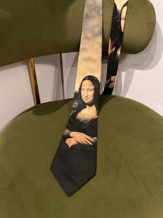Mona Lisa tie.