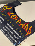 Def Leppard tee bag.