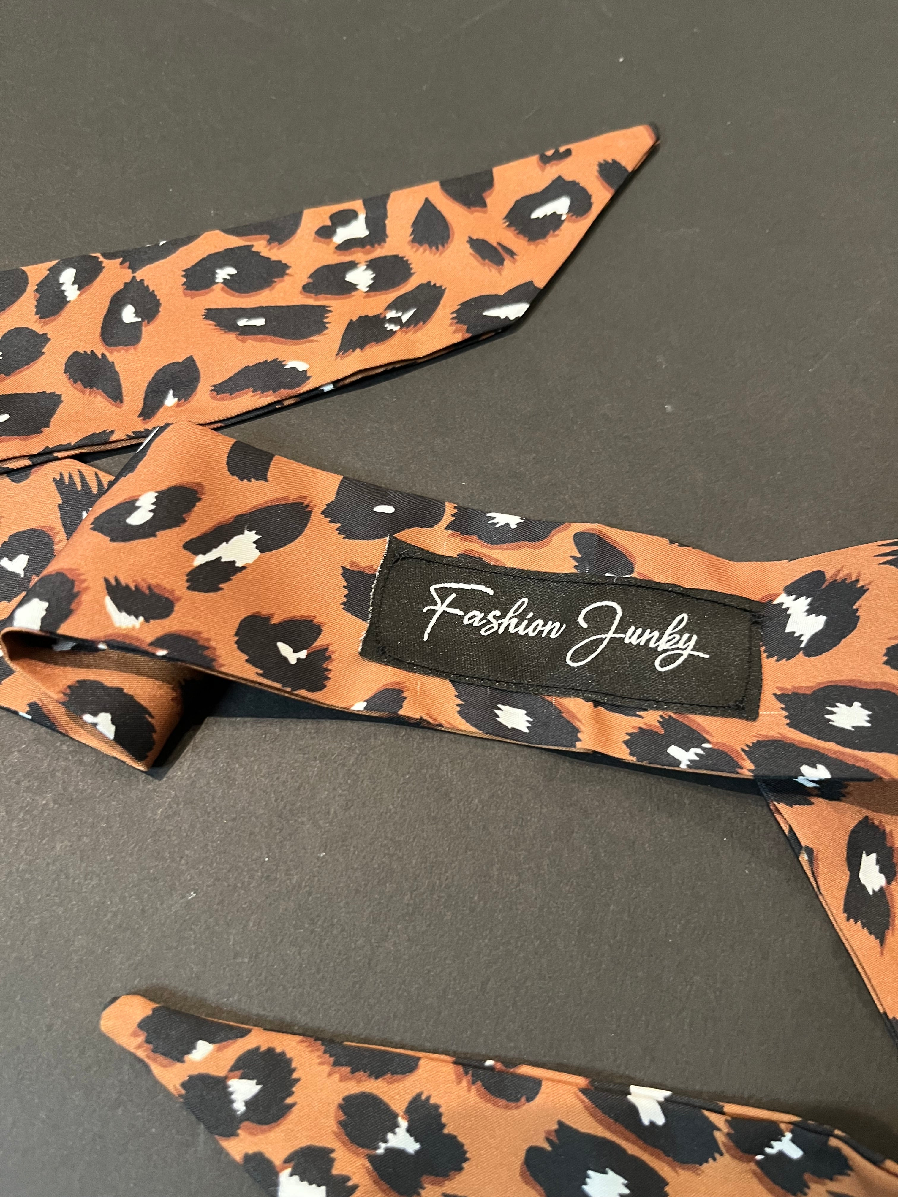 Tie headband.
